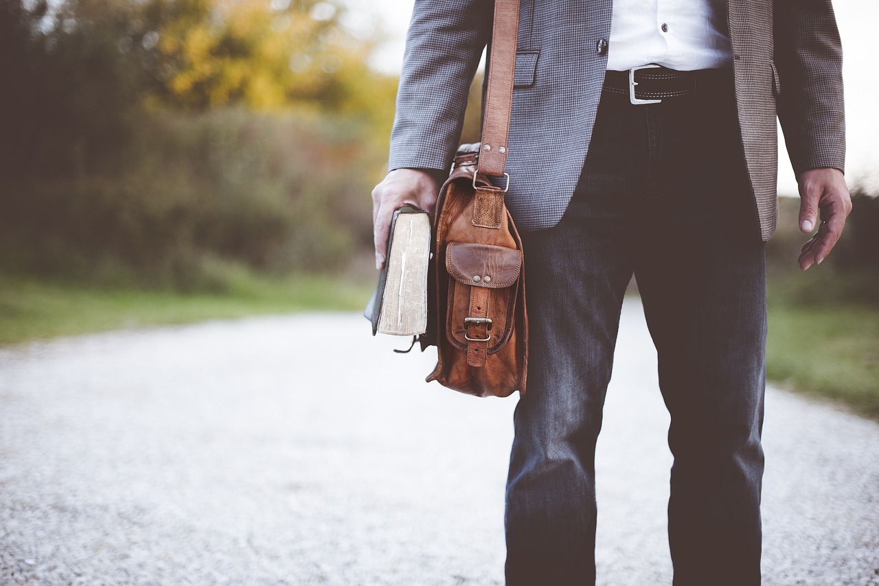 Why most men don't carry a purse, Culture