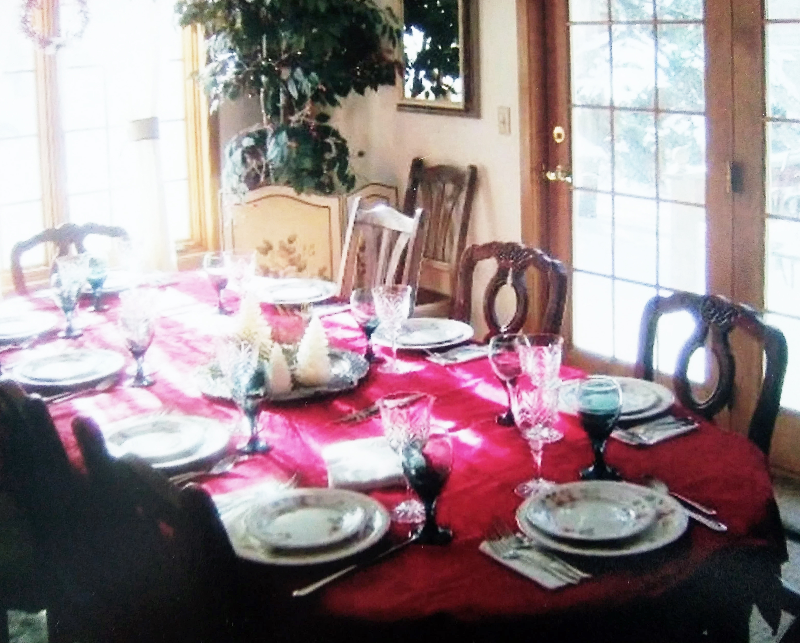 A photo to remember the way mom set up her dining room.