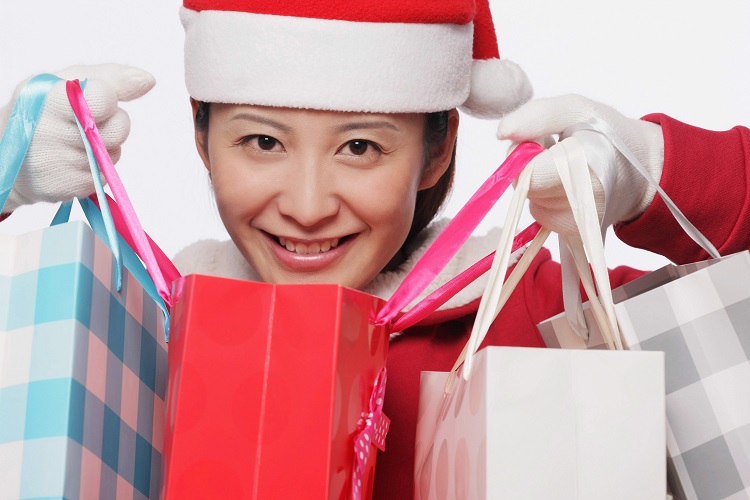 Can you stick to your Christmas financial budget? Don't get into debt