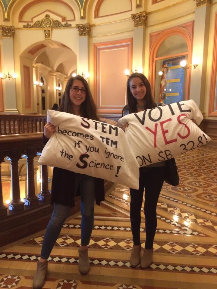 Students advocating for SB 328, legislation to ensure safe, healthy school start times.
