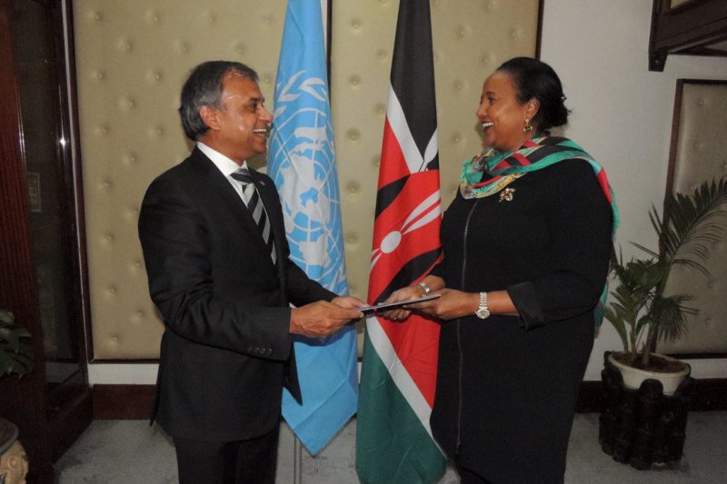 Siddharth Chatterjee presenting credentials to Ambassador Amina Mohamed the Former Foreign Minister of Kenya, Sept 2016 Photo: @UNDPKenya