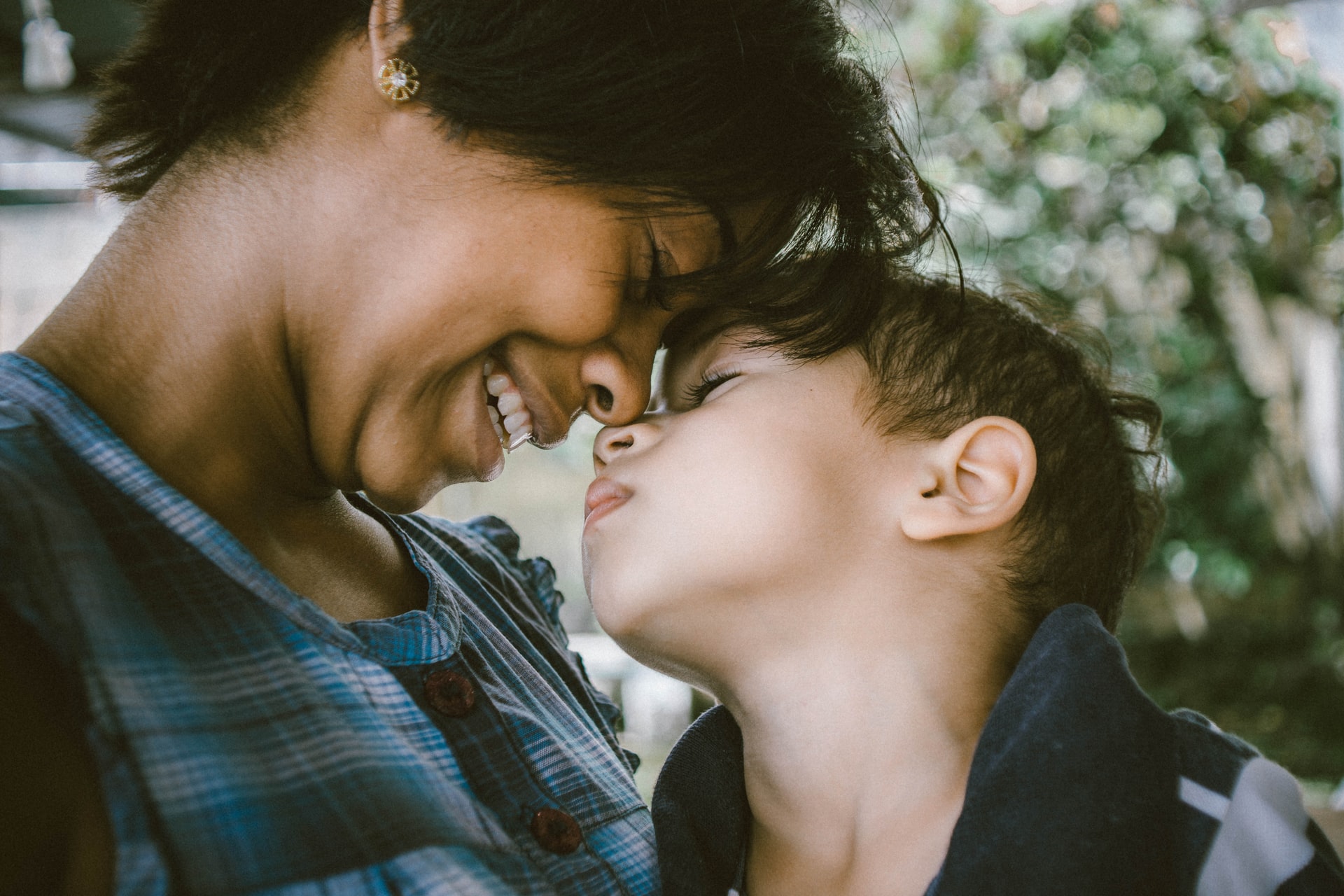 easy ways to show love to your child