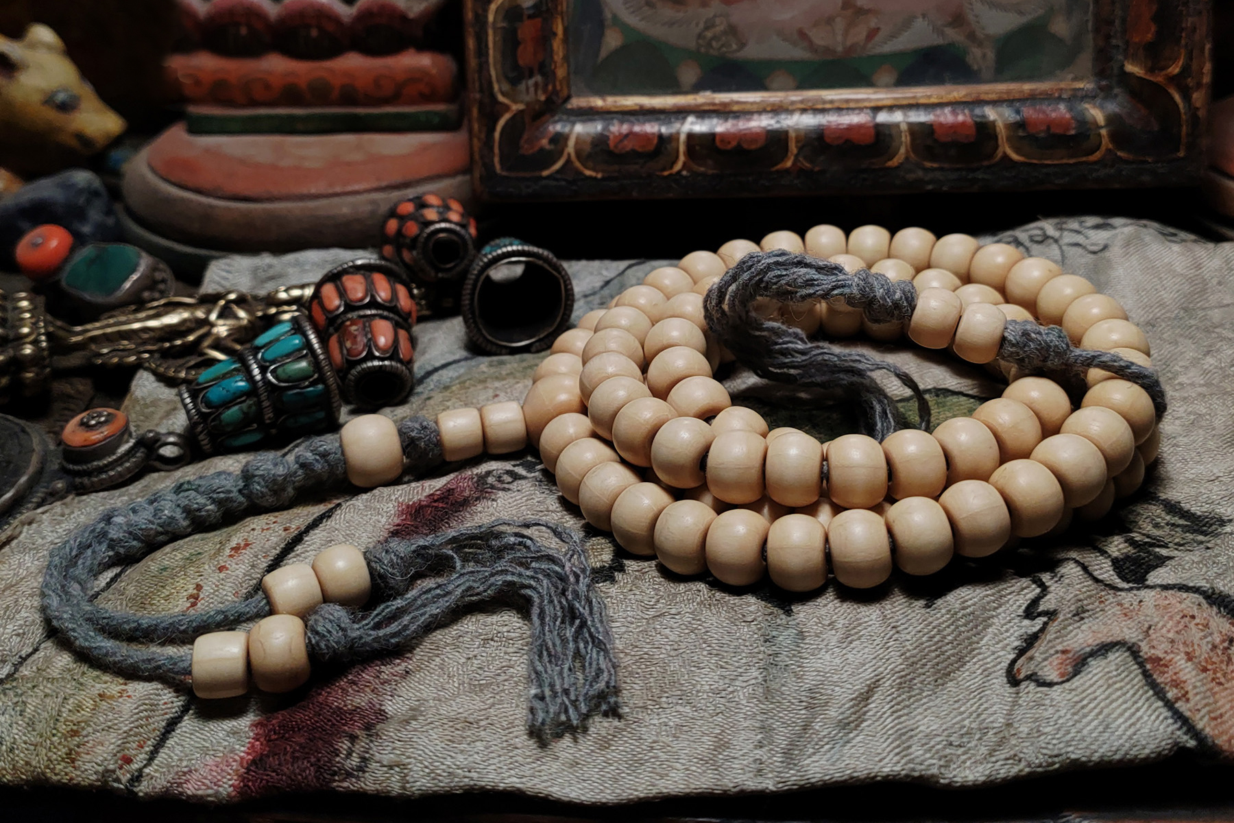 Why Everyone Should Use Prayer Beads - Thrive Global