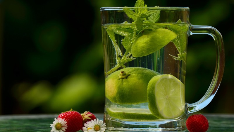 Detox tea and fruit for a sense of wellness